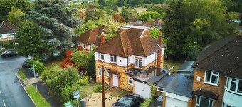 Modern 4BR, 2BA Family Home – Sleeps 9, Garden, Parking, Near Station