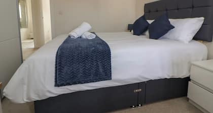 29 Ernest Dawes Avenue