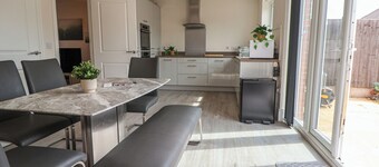 29 เออร์เนสต์ ดอว์ส อเวนิว