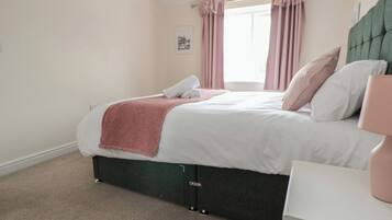 4 bedrooms, individually decorated, individually furnished, free WiFi