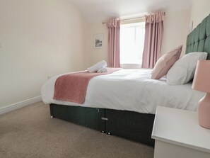 4 habitaciones, decoración personalizada y muebles diferentes 