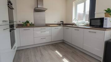 Dụng cụ nấu nướng/bát dĩa/dao nĩa