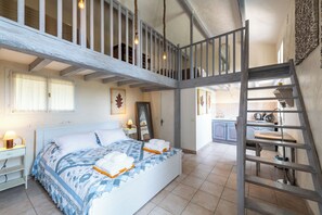 4 slaapkamers, een strijkplank/strijkijzer, gratis wifi, beddengoed