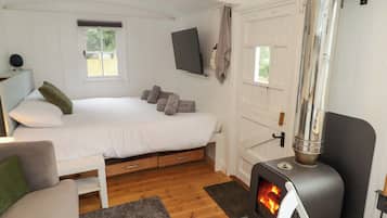 1 bedroom, individually decorated, individually furnished, free WiFi