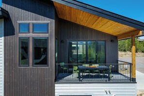 تناول الطعام بالخارج