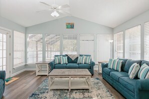 Property amenity - Happy Ours by Southern Vacation Rentals (Foley)