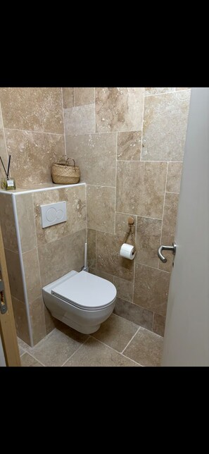Hair dryer, towels, toilet paper
