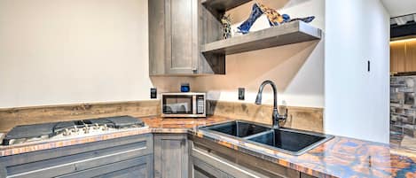 Réfrigérateur, micro-ondes, four, lave-vaisselle