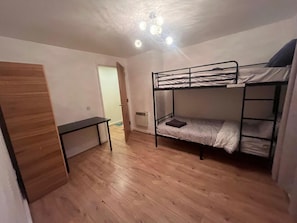 5 habitaciones, wifi y ropa de cama
