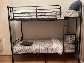 5 habitaciones, wifi y ropa de cama