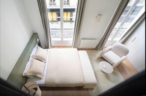 4 bedrooms, desk, iron/ironing board, free WiFi