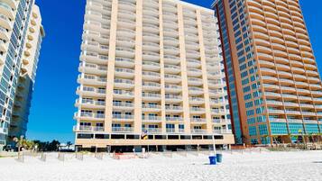 Condo (2 Bedrooms) | Property amenity
