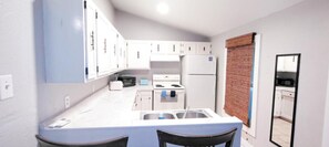 Private kitchen - 2-bedroom apartment in superb South Padre Island with AC (South Padre Island)