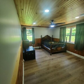 3 bedrooms, bed sheets