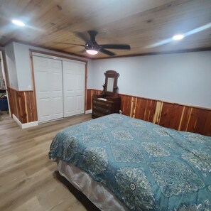 3 bedrooms, bed sheets