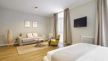 Standard Studio, 1 Queen Bed with Sofa bed | Iron/ironing board, free WiFi