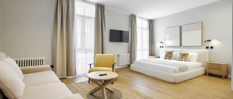 Studio Standard - 1 queensize-säng med bäddsoffa | Strykjärn/strykbräda och gratis wi-fi