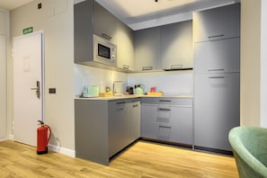 Apartment, 2 Bedrooms | Private kitchen | Fridge, microwave, stovetop, electric kettle