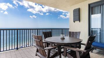 Condo (#1006B - No Pets) | Front of property