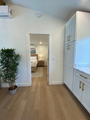 1 室のベッドルーム、アイロン / アイロン台、WiFi、ベッドシーツ