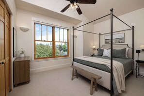 House, Multiple Beds, Patio, Mountain View (Cascade Cottage) | 3 bedrooms, individually decorated, individually furnished, bed sheets