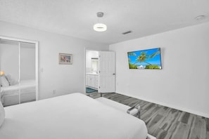 3 bedrooms, desk, iron/ironing board, WiFi