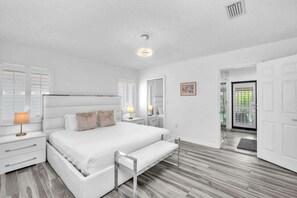 3 bedrooms, desk, iron/ironing board, WiFi