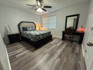 2 室のベッドルーム、インターネット、ベッドシーツ