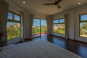 2 quartos, ferros/tábuas de passar roupa, Wi-Fi, roupa de cama