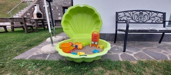 Panorama garden flat, 3-bedroom apartment near Obereggen