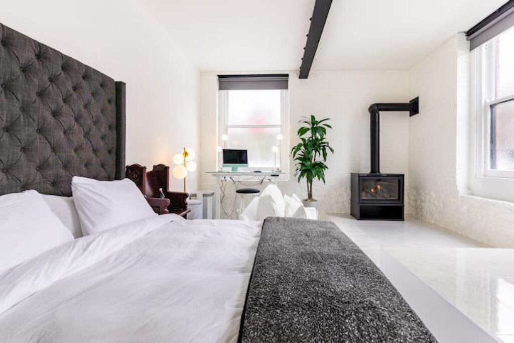 9 soverom, strykejern/-brett, wi-fi og sengetøy