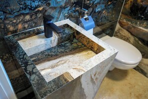 淋浴設備、提供毛巾、廁紙