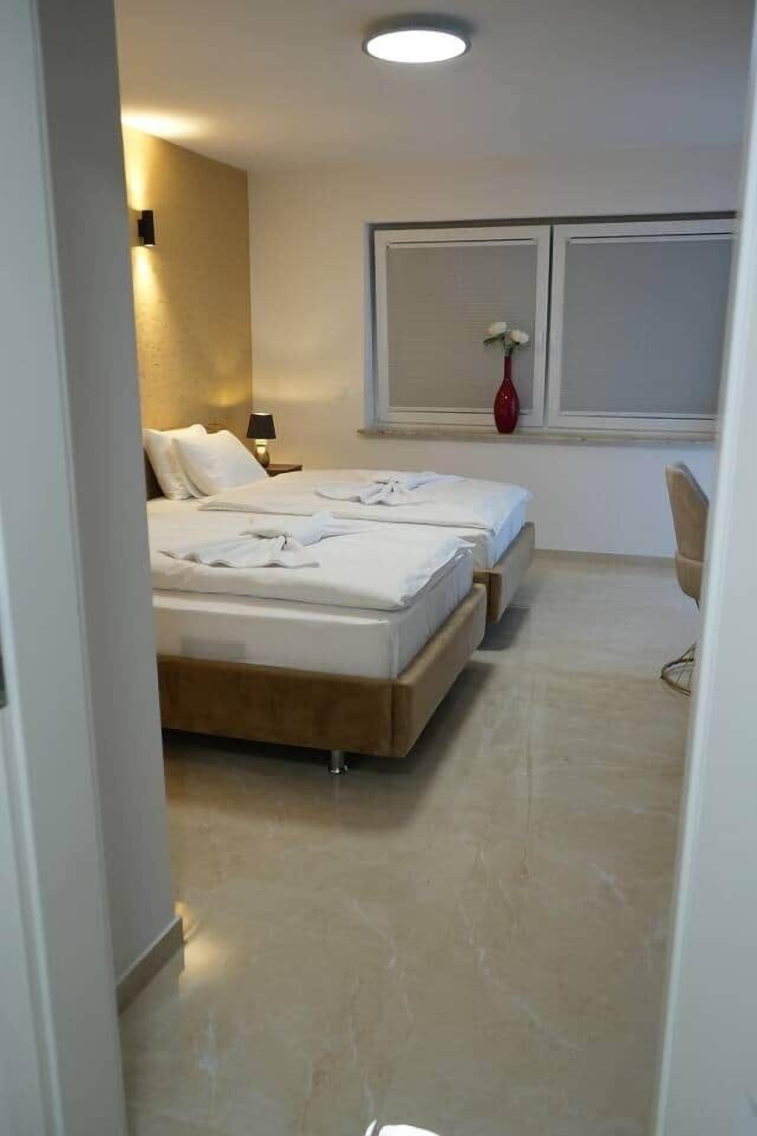 2 室のベッドルーム、WiFi、ベッド シーツ