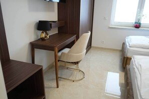 2 habitaciones, escritorio, wifi gratis y ropa de cama 