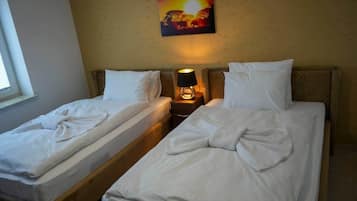 2 Schlafzimmer, Schreibtisch, kostenloses WLAN, Bettwäsche
