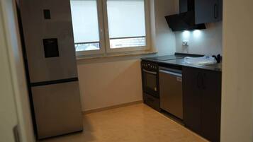 Réfrigérateur, four, plaque de cuisson, lave-vaisselle