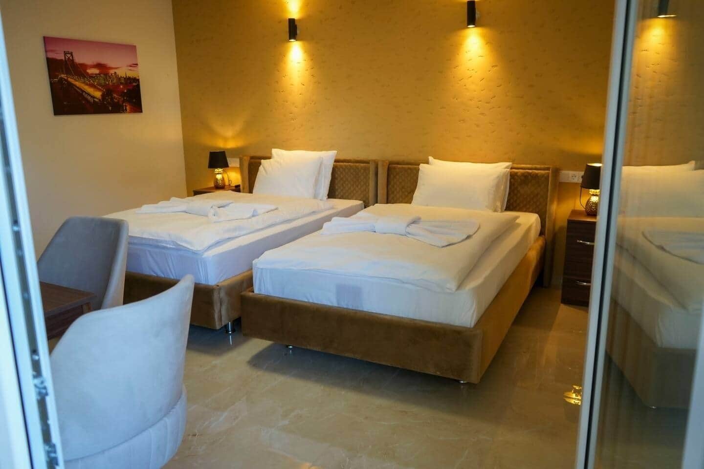 2 Schlafzimmer, Schreibtisch, Reisekinderbett, kostenloses WLAN