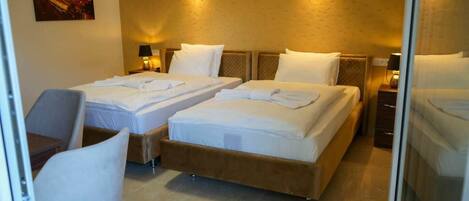 2 chambres, bureau, lit parapluie, Wi-Fi gratuit