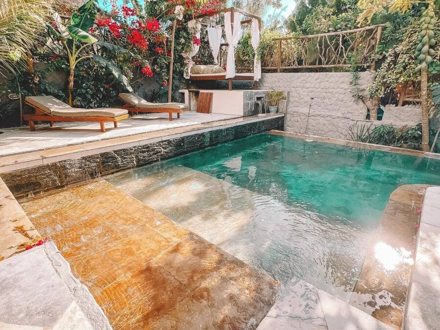 10 piscinas al aire libre, sillones reclinables de piscina