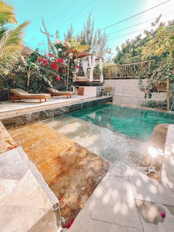 10 outdoor pools, open 9:30 AM to 9:30 PM, pool loungers. casa nossa prea