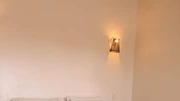 Ropa de cama de alta calidad, minibar y escritorio