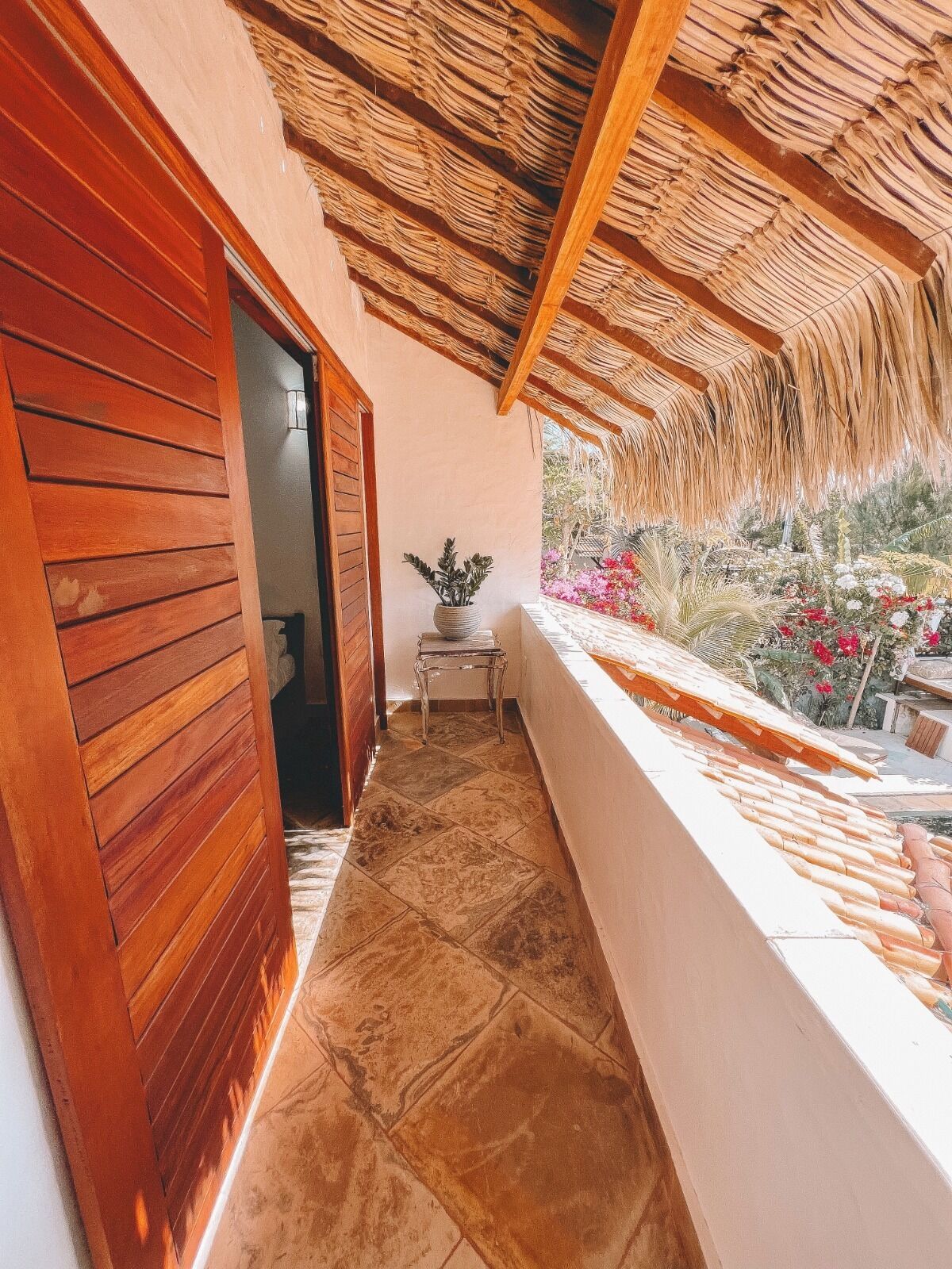 Ropa de cama de alta calidad, minibar y escritorio 