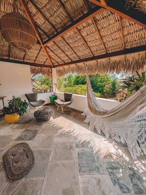 디럭스 트리플룸 | 고급 침구, 미니바, 책상, 노트북 작업 공간