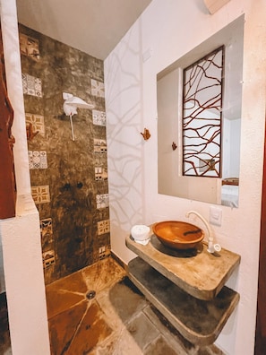 Superior Triple Room | Bathroom