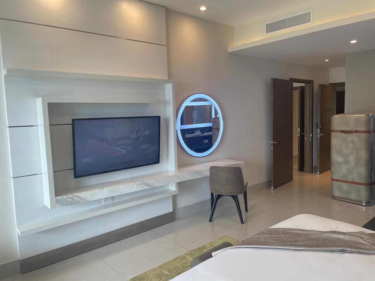 2 habitaciones, tabla de planchar con plancha, internet y ropa de cama 