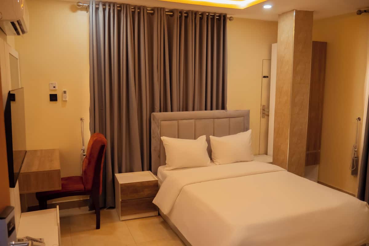Standard Room, Bay View | Desk, laptop workspace, free WiFi