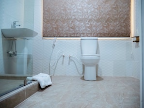 Superior Suite, Bay View | Bathroom
