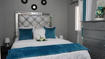 2 chambres, fer et planche à repasser, Wi-Fi gratuit, draps fournis