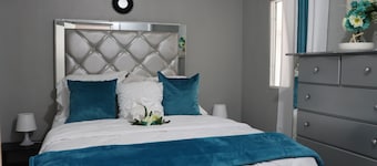 Charming 2-bedroom home-away-from-home in the sunshine city