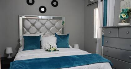 Charming 2-bedroom home-away-from-home in the sunshine city